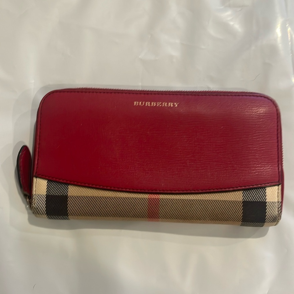 Burberry Elmore Horseferry Check leather Zip Around Wallet